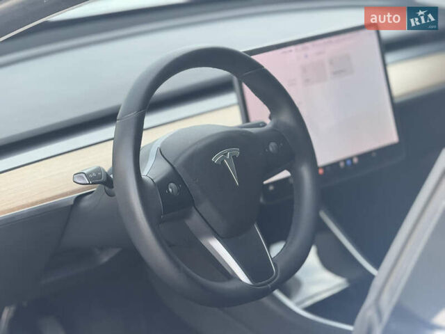 Белый Тесла Модель 3, объемом двигателя 0 л и пробегом 70 тыс. км за 15500 $, фото 21 на Automoto.ua