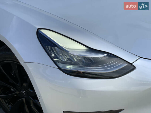 Тесла Модель 3 2020 у Івано-Франківську на Automoto.ua Білий Тесла Модель 3, об'ємом двигуна 0 л та пробігом 145 тис. км за 14850 $, фото 16 на Automoto.ua