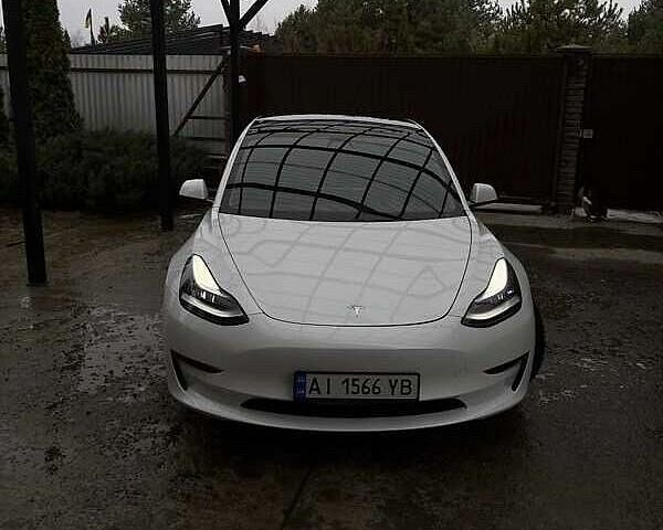 Белый Тесла Модель 3, объемом двигателя 0 л и пробегом 120 тыс. км за 16500 $, фото 1 на Automoto.ua