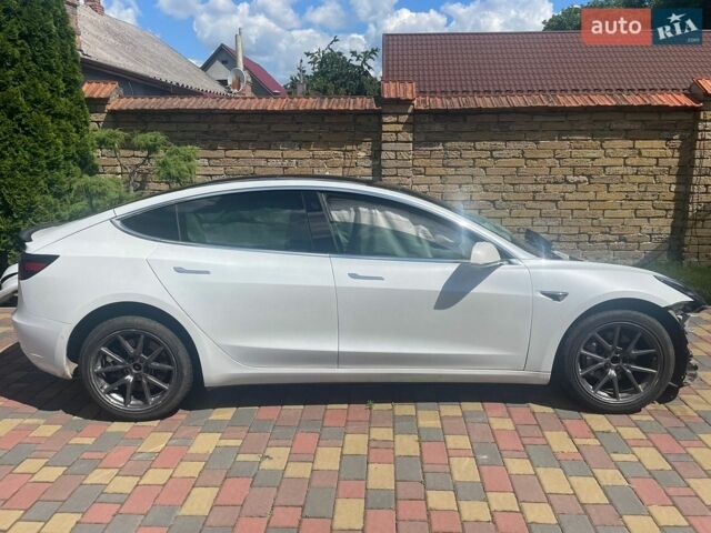 Белый Тесла Модель 3, объемом двигателя 0 л и пробегом 190 тыс. км за 6300 $, фото 3 на Automoto.ua