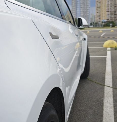 Белый Тесла Модель 3, объемом двигателя 0 л и пробегом 112 тыс. км за 24300 $, фото 8 на Automoto.ua