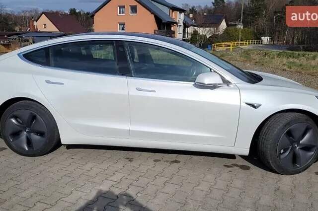 Білий Тесла Модель 3, об'ємом двигуна 0 л та пробігом 47 тис. км за 26200 $, фото 7 на Automoto.ua