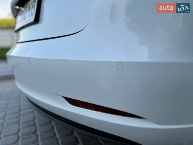 Білий Тесла Модель 3, об'ємом двигуна 0 л та пробігом 20 тис. км за 18200 $, фото 29 на Automoto.ua