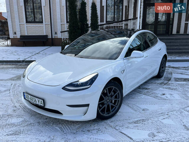 Белый Тесла Модель 3, объемом двигателя 0 л и пробегом 63 тыс. км за 19500 $, фото 21 на Automoto.ua