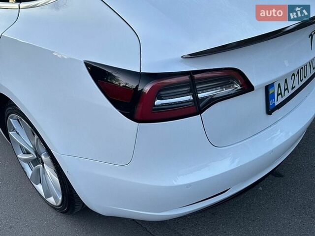 Белый Тесла Модель 3, объемом двигателя 0 л и пробегом 112 тыс. км за 15100 $, фото 15 на Automoto.ua