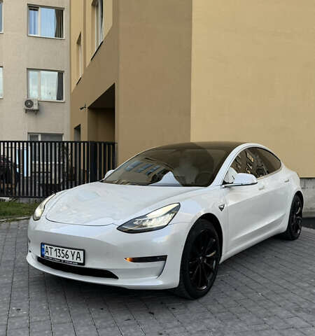 Белый Тесла Модель 3, объемом двигателя 0 л и пробегом 145 тыс. км за 16300 $, фото 1 на Automoto.ua