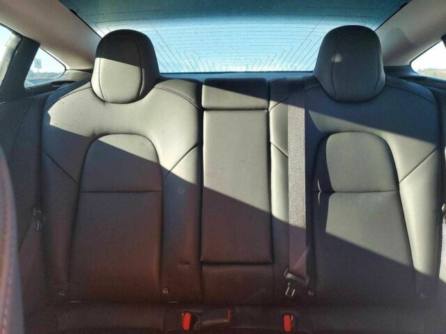 Белый Тесла Модель 3, объемом двигателя 0 л и пробегом 51 тыс. км за 4500 $, фото 9 на Automoto.ua