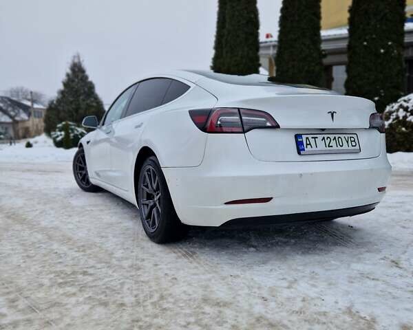 Білий Тесла Модель 3, об'ємом двигуна 0 л та пробігом 85 тис. км за 14350 $, фото 3 на Automoto.ua