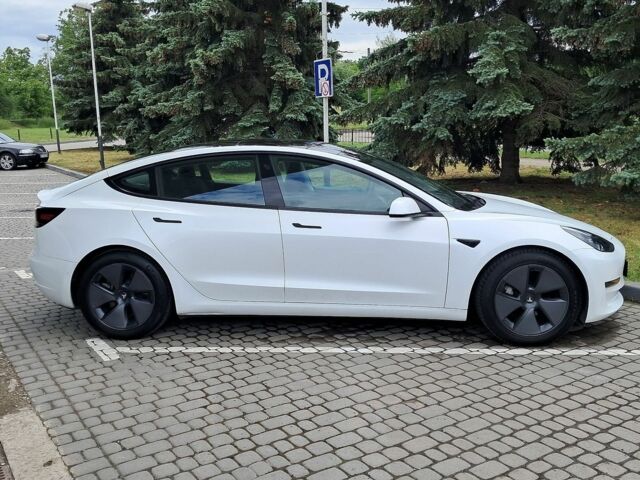 Белый Тесла Модель 3, объемом двигателя 0 л и пробегом 105 тыс. км за 20300 $, фото 1 на Automoto.ua