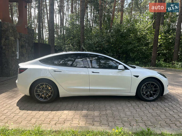 Белый Тесла Модель 3, объемом двигателя 0 л и пробегом 82 тыс. км за 26000 $, фото 8 на Automoto.ua