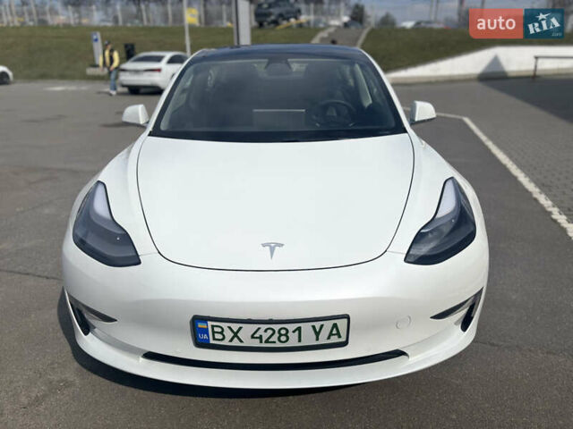 Білий Тесла Модель 3, об'ємом двигуна 0 л та пробігом 91 тис. км за 22500 $, фото 1 на Automoto.ua