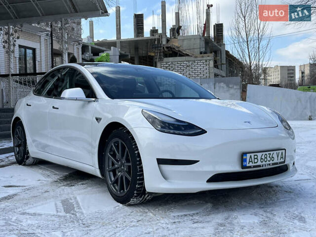 Белый Тесла Модель 3, объемом двигателя 0 л и пробегом 63 тыс. км за 19500 $, фото 13 на Automoto.ua