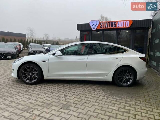 Белый Тесла Модель 3, объемом двигателя 0 л и пробегом 65 тыс. км за 18900 $, фото 4 на Automoto.ua
