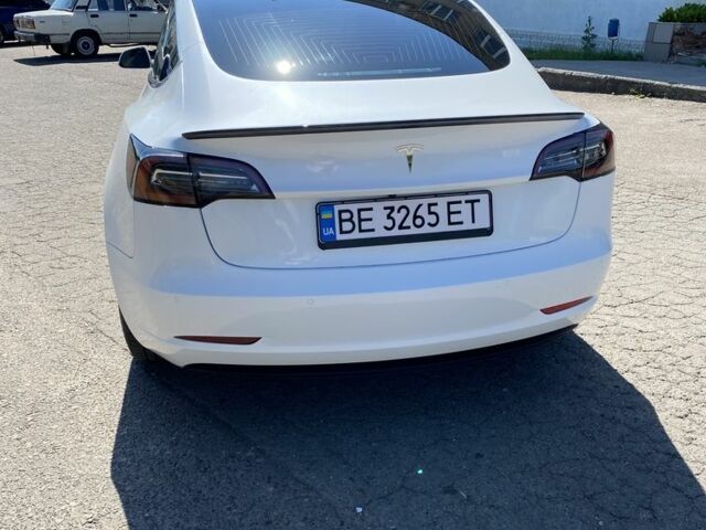 Белый Тесла Модель 3, объемом двигателя 0 л и пробегом 82 тыс. км за 20999 $, фото 3 на Automoto.ua