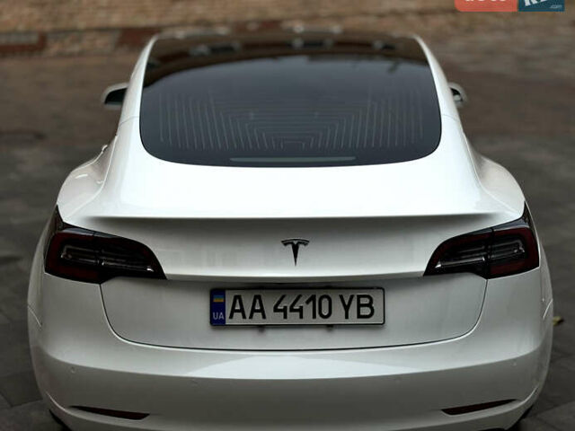 Білий Тесла Модель 3, об'ємом двигуна 0 л та пробігом 67 тис. км за 18600 $, фото 8 на Automoto.ua