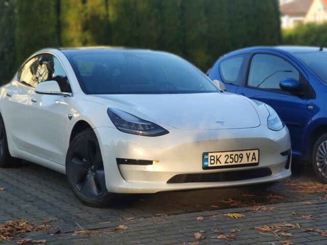 Белый Тесла Модель 3, объемом двигателя 0 л и пробегом 51 тыс. км за 16000 $, фото 10 на Automoto.ua