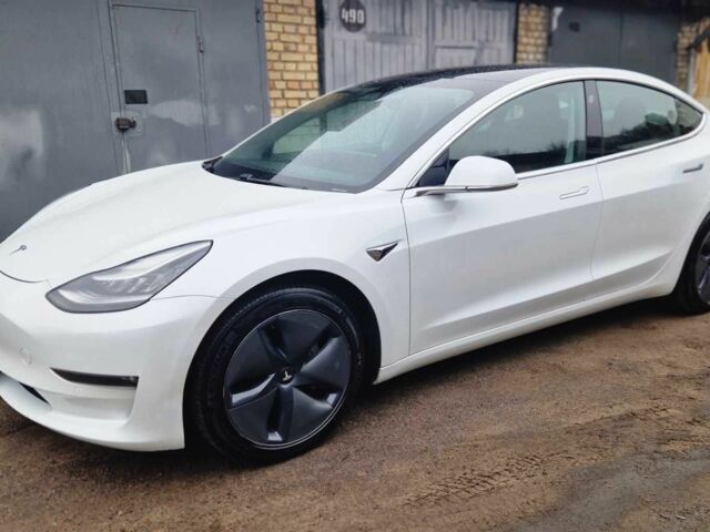 Білий Тесла Модель 3, об'ємом двигуна 0 л та пробігом 142 тис. км за 16900 $, фото 6 на Automoto.ua