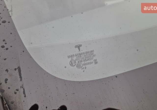 Белый Тесла Модель 3, объемом двигателя 0 л и пробегом 142 тыс. км за 17300 $, фото 19 на Automoto.ua