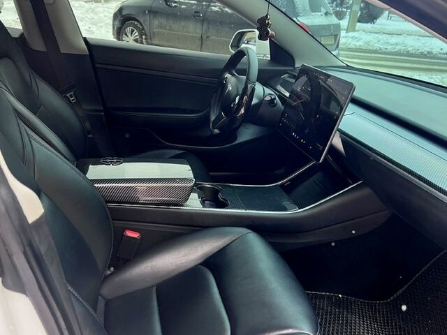 Белый Тесла Модель 3, объемом двигателя 0 л и пробегом 10100 тыс. км за 14800 $, фото 9 на Automoto.ua