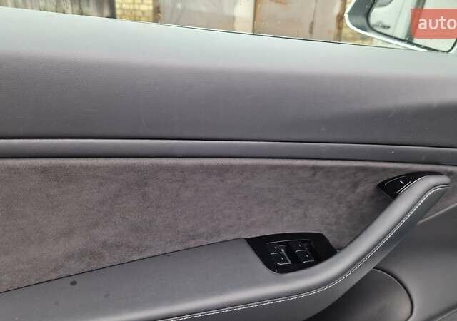 Белый Тесла Модель 3, объемом двигателя 0 л и пробегом 142 тыс. км за 16900 $, фото 12 на Automoto.ua