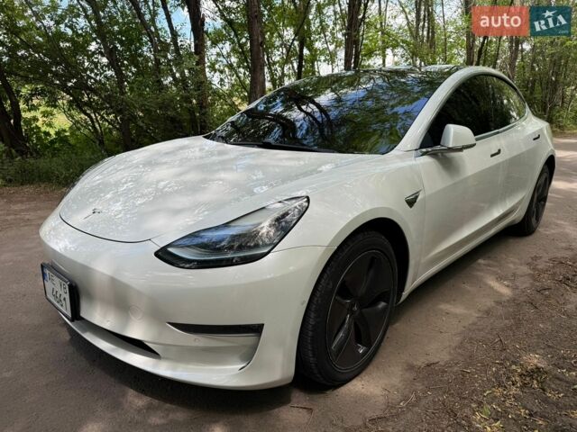 Белый Тесла Модель 3, объемом двигателя 0 л и пробегом 79 тыс. км за 17900 $, фото 1 на Automoto.ua