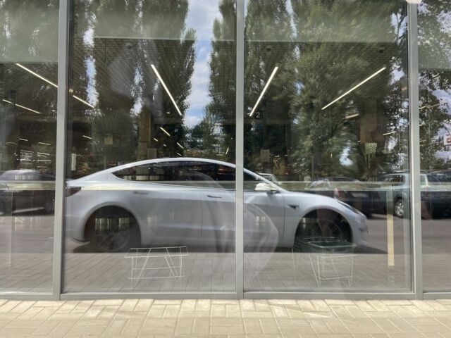 Білий Тесла Модель 3, об'ємом двигуна 0 л та пробігом 67 тис. км за 22000 $, фото 5 на Automoto.ua