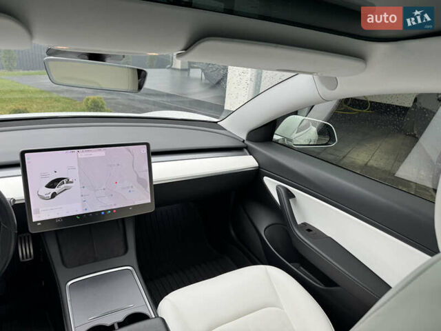 Білий Тесла Модель 3, об'ємом двигуна 0 л та пробігом 75 тис. км за 19900 $, фото 24 на Automoto.ua