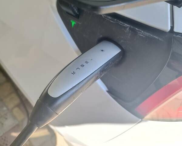 Тесла Модель 3 2020 в Львове на Automoto.ua Белый Тесла Модель 3, объемом двигателя 0 л и пробегом 88 тыс. км за 22500 $, фото 20 на Automoto.ua