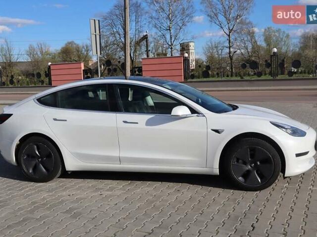 Білий Тесла Модель 3, об'ємом двигуна 0 л та пробігом 79 тис. км за 16999 $, фото 4 на Automoto.ua