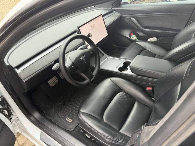 Білий Тесла Модель 3, об'ємом двигуна 0 л та пробігом 180 тис. км за 17500 $, фото 6 на Automoto.ua