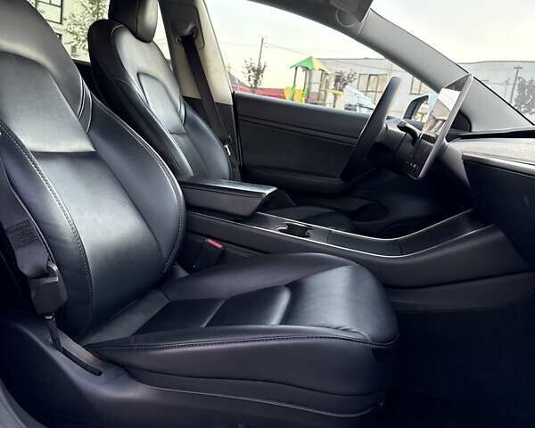 Білий Тесла Модель 3, об'ємом двигуна 0 л та пробігом 221 тис. км за 12700 $, фото 28 на Automoto.ua