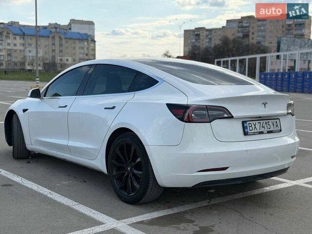 Білий Тесла Модель 3, об'ємом двигуна 0 л та пробігом 393 тис. км за 12200 $, фото 5 на Automoto.ua