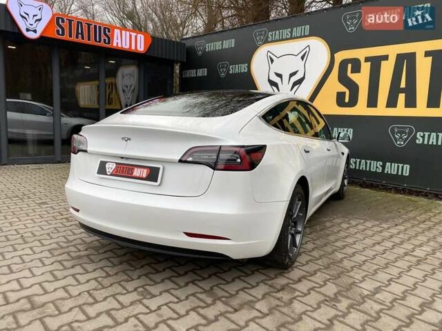 Білий Тесла Модель 3, об'ємом двигуна 0 л та пробігом 65 тис. км за 19700 $, фото 8 на Automoto.ua