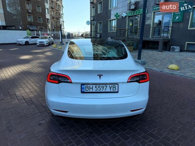 Белый Тесла Модель 3, объемом двигателя 0 л и пробегом 171 тыс. км за 17900 $, фото 2 на Automoto.ua