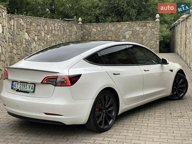 Белый Тесла Модель 3, объемом двигателя 0 л и пробегом 99 тыс. км за 22400 $, фото 6 на Automoto.ua