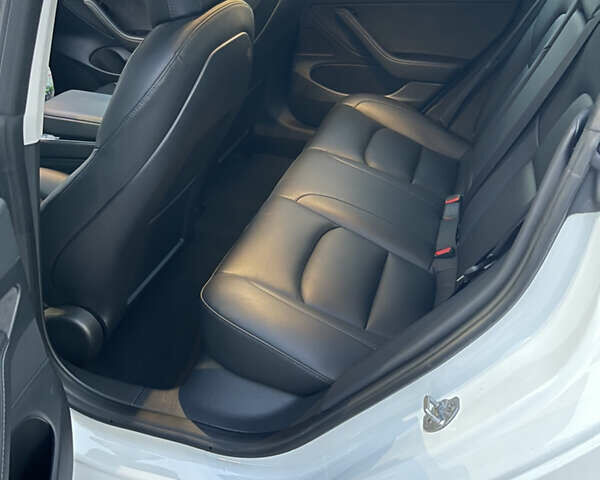 Белый Тесла Модель 3, объемом двигателя 0 л и пробегом 50 тыс. км за 20900 $, фото 13 на Automoto.ua