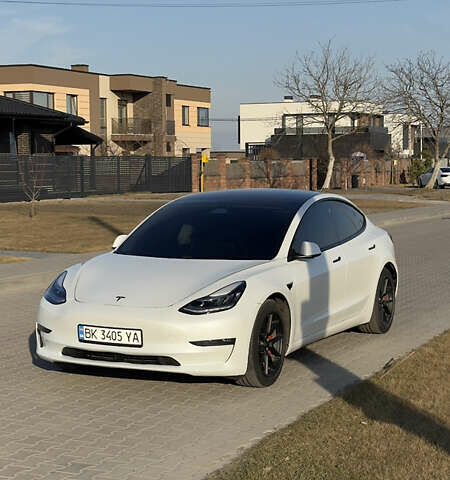Білий Тесла Модель 3, об'ємом двигуна 0 л та пробігом 82 тис. км за 21300 $, фото 2 на Automoto.ua