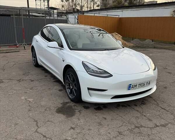 Белый Тесла Модель 3, объемом двигателя 0 л и пробегом 45 тыс. км за 21000 $, фото 2 на Automoto.ua