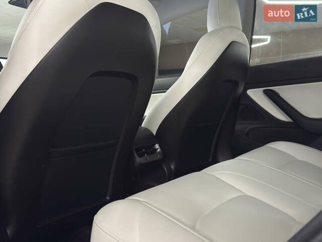 Белый Тесла Модель 3, объемом двигателя 0 л и пробегом 83 тыс. км за 15999 $, фото 26 на Automoto.ua