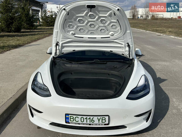 Белый Тесла Модель 3, объемом двигателя 0 л и пробегом 60 тыс. км за 21500 $, фото 19 на Automoto.ua
