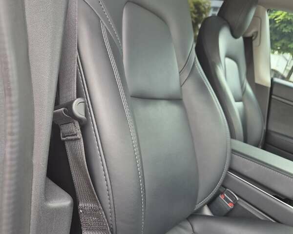 Білий Тесла Модель 3, об'ємом двигуна 0 л та пробігом 81 тис. км за 14550 $, фото 82 на Automoto.ua