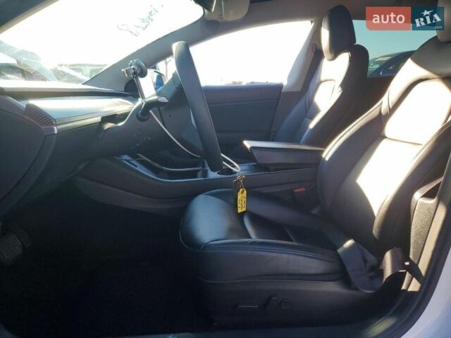 Білий Тесла Модель 3, об'ємом двигуна 0 л та пробігом 81 тис. км за 4500 $, фото 6 на Automoto.ua