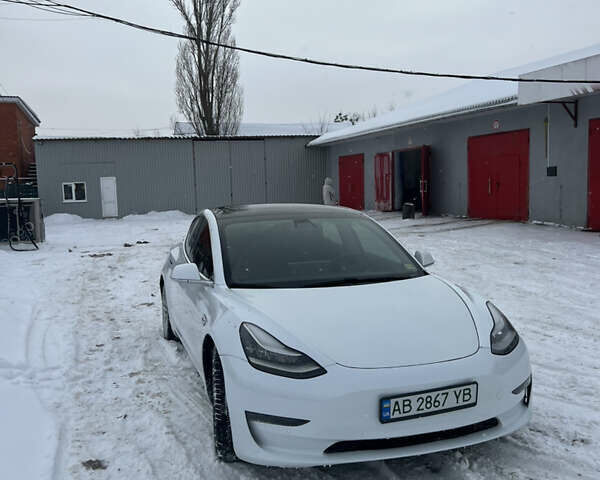 Білий Тесла Модель 3, об'ємом двигуна 0 л та пробігом 111 тис. км за 14500 $, фото 1 на Automoto.ua