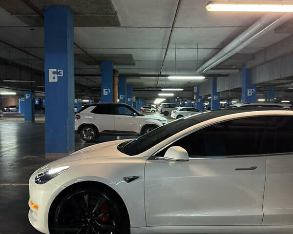 Белый Тесла Модель 3, объемом двигателя 0 л и пробегом 120 тыс. км за 19900 $, фото 8 на Automoto.ua