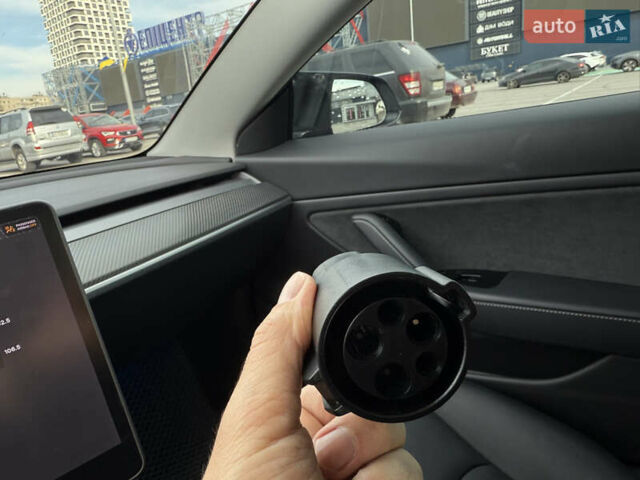 Білий Тесла Модель 3, об'ємом двигуна 0 л та пробігом 73 тис. км за 23850 $, фото 26 на Automoto.ua