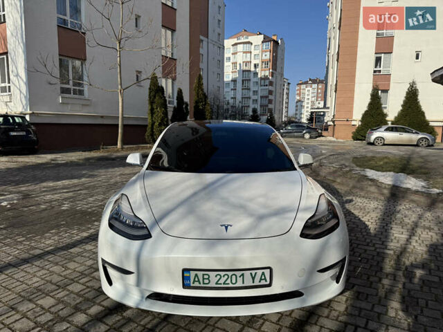 Белый Тесла Модель 3, объемом двигателя 0 л и пробегом 102 тыс. км за 13700 $, фото 2 на Automoto.ua