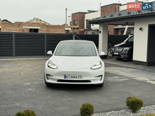 Білий Тесла Модель 3, об'ємом двигуна 0 л та пробігом 75 тис. км за 19900 $, фото 2 на Automoto.ua