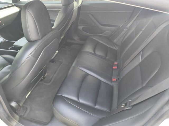 Білий Тесла Модель 3, об'ємом двигуна 0 л та пробігом 150 тис. км за 384 $, фото 10 на Automoto.ua