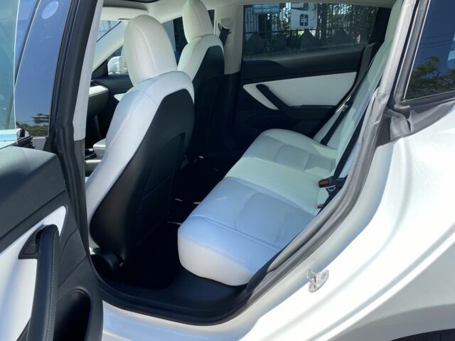 Белый Тесла Модель 3, объемом двигателя 0 л и пробегом 82 тыс. км за 20999 $, фото 4 на Automoto.ua