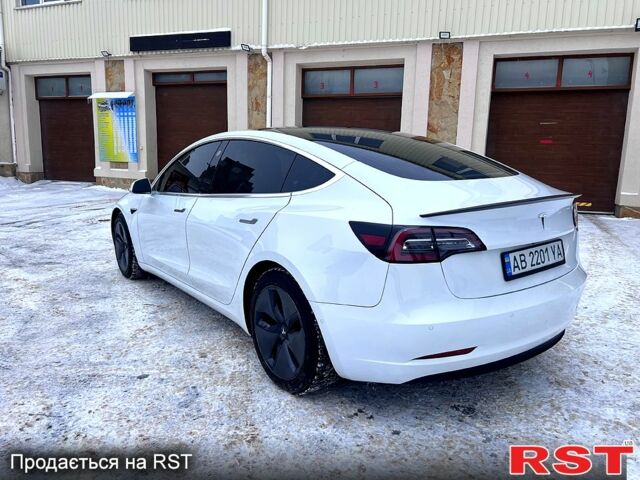 Белый Тесла Модель 3, объемом двигателя 0 л и пробегом 10100 тыс. км за 14800 $, фото 3 на Automoto.ua